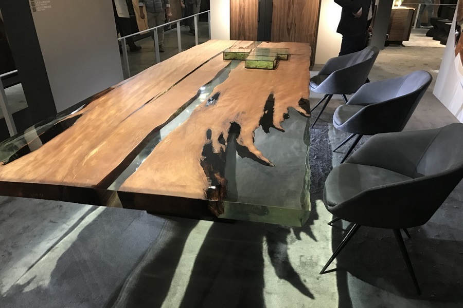 نحوه تمیز کردن میز چوبی آشپزخانه