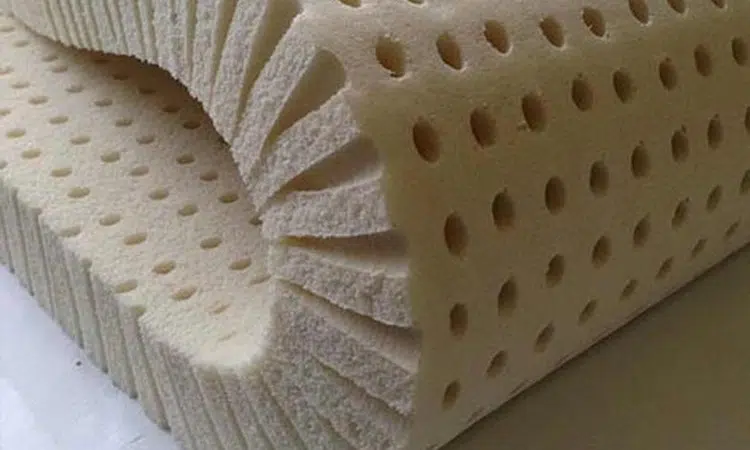 مقایسه فوم سرد و فوم گرم برای مبلمان 2 تفاوت فوم سرد و گرم از نظر دوام